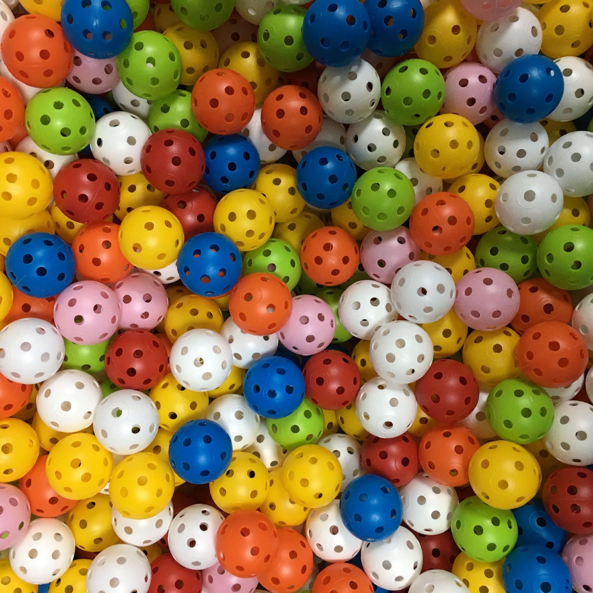 26 hole color plastic ball golf indoor practice ball toy ball mixed color golf hole ball color