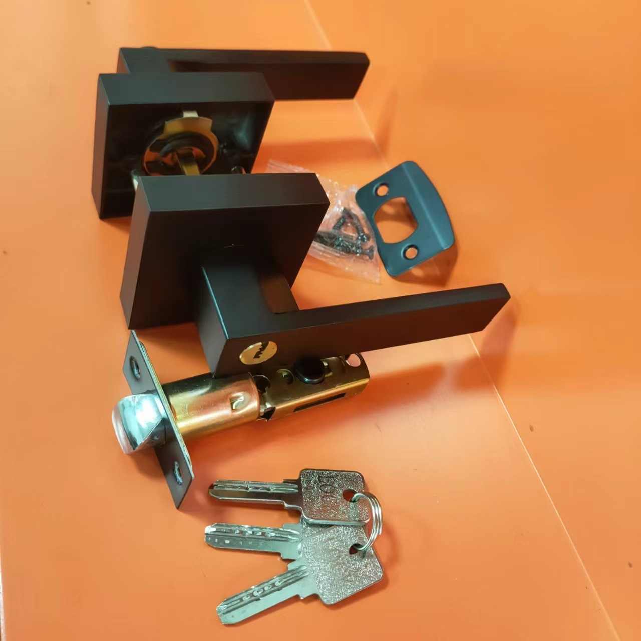 Three-pole Handle Lock Exterior Door Lock Room Door Wardrobe Indoor Household Wooden Door Ball Lock Foreign Trade Lock Heavy Duty Three-pole Lock