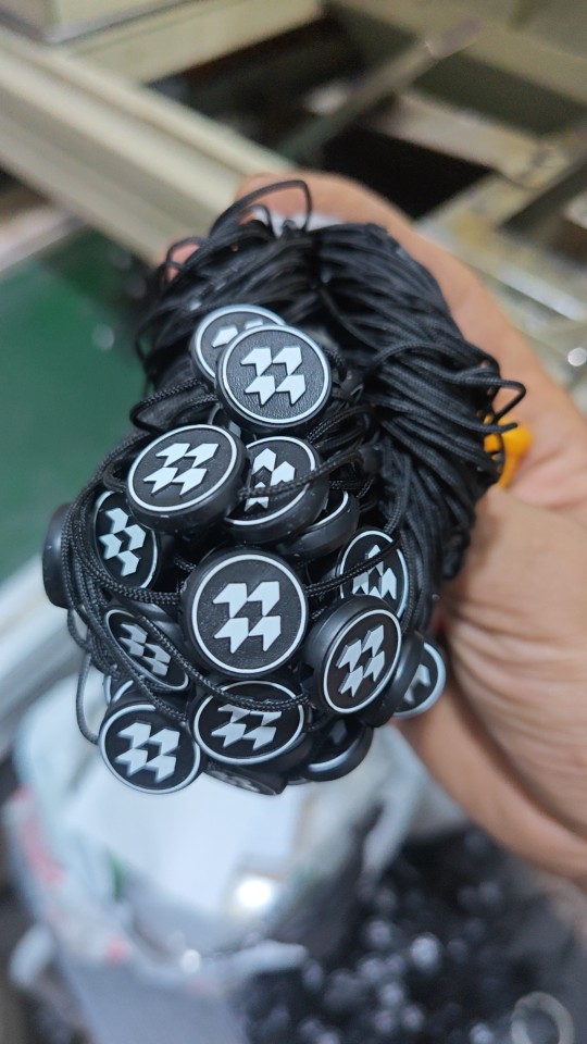 Ярлык для одежды, двойной вставной ярлык, бронзирование и клей, дизайн подвесного шнура