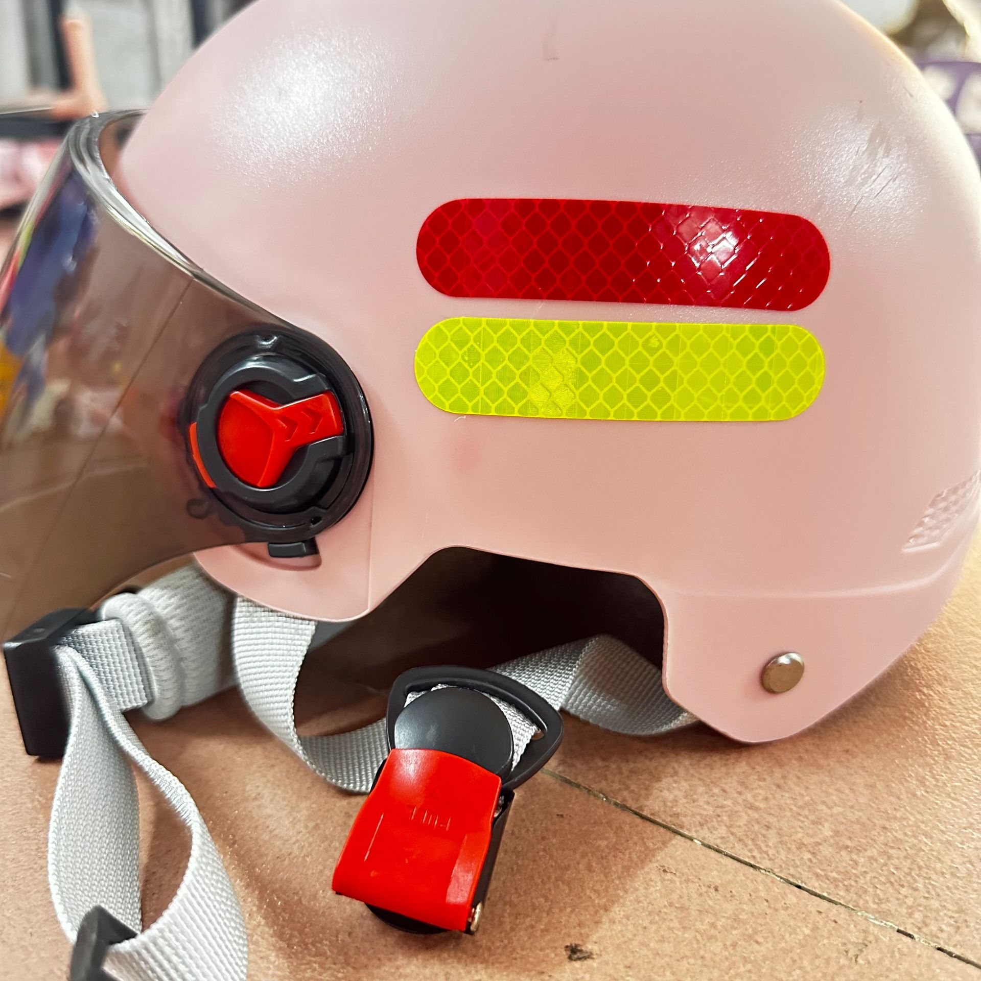 Наклейки на шлем, отражающие наклейки для автомобилей, наклейки для мотоциклов, напоминания для ночной езды, предупреждающие наклейки для электрических транспортных средств