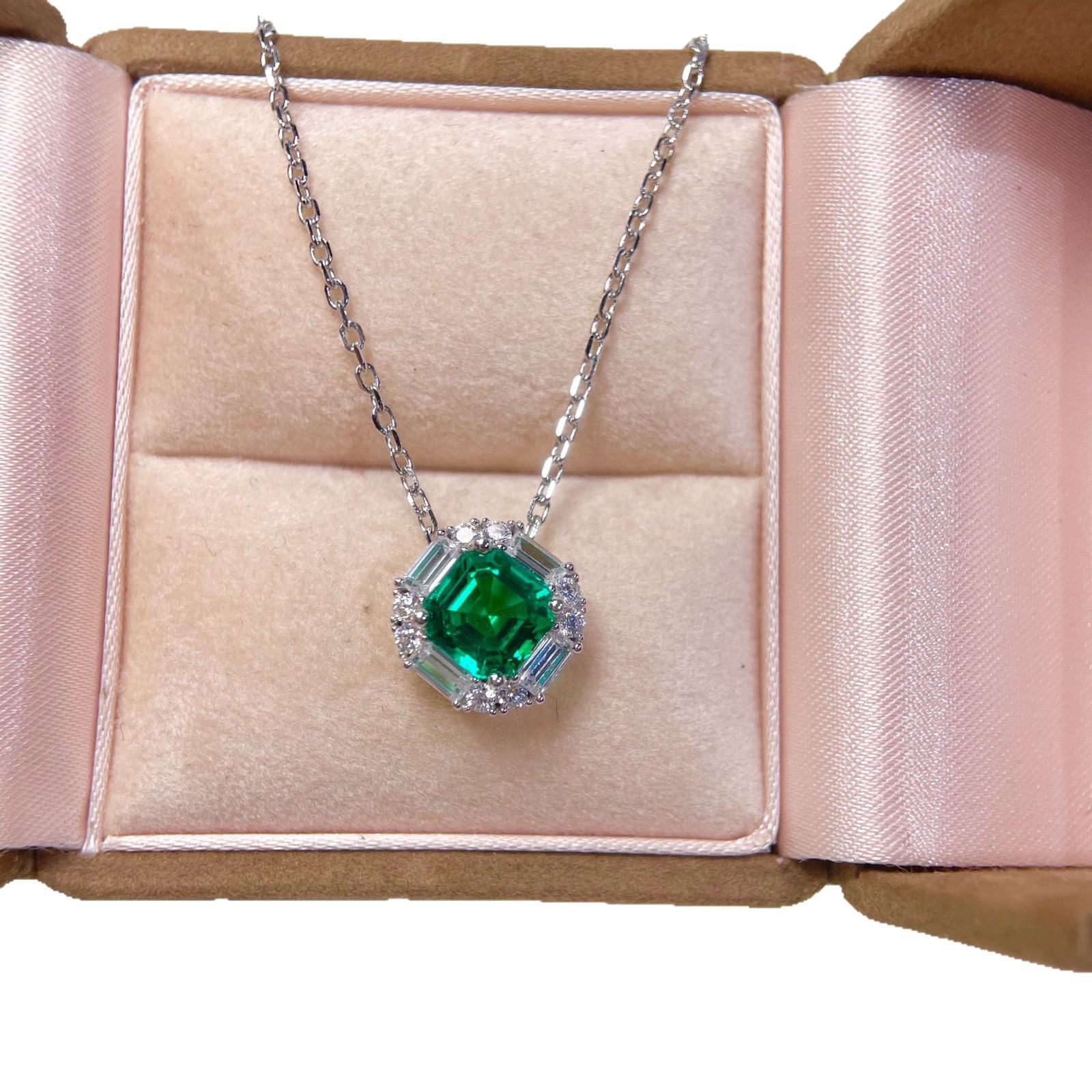 2 Carat Colombian Emerald Cultured Gemstone Necklace Asscher Cut Sugar Cube Clavicle Chain Diamond S925 Silver