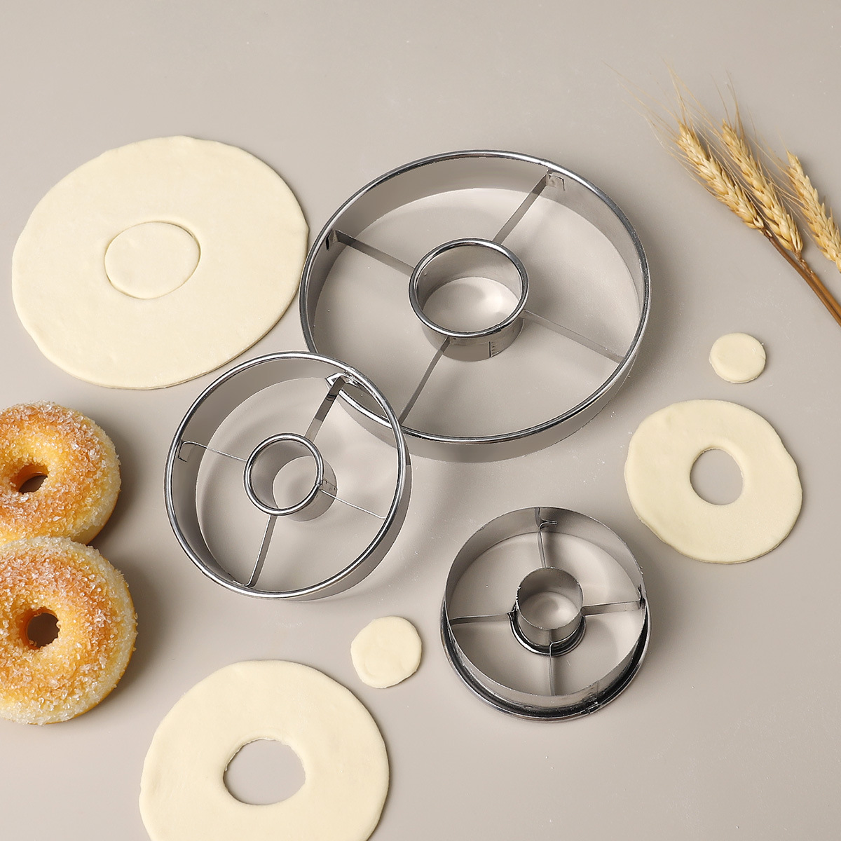 In stock 430 stainless steel donut mold kitchen baking mousse round cake cutting mold cookie biscuit mold