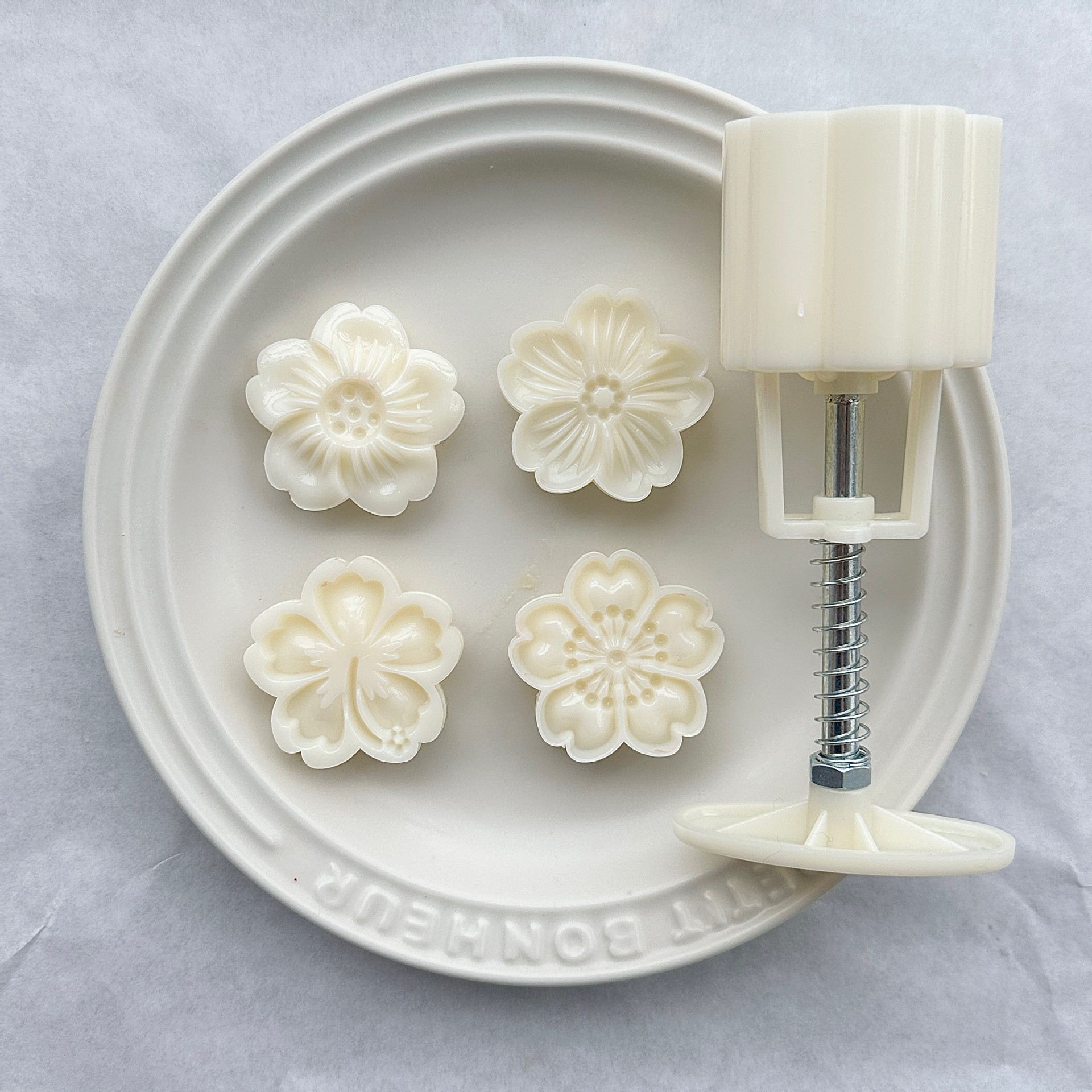 30/50/75g stereo hibiscus cherry blossom mung bean cake mooncake Peach Mountain ice skin moon cake mold plastic mold