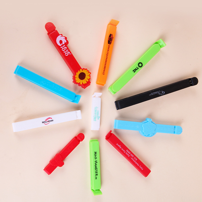 Factory wholesale food bag moisture-proof sealing clip plastic cartoon sealing clip large small size size optional LOGO printing