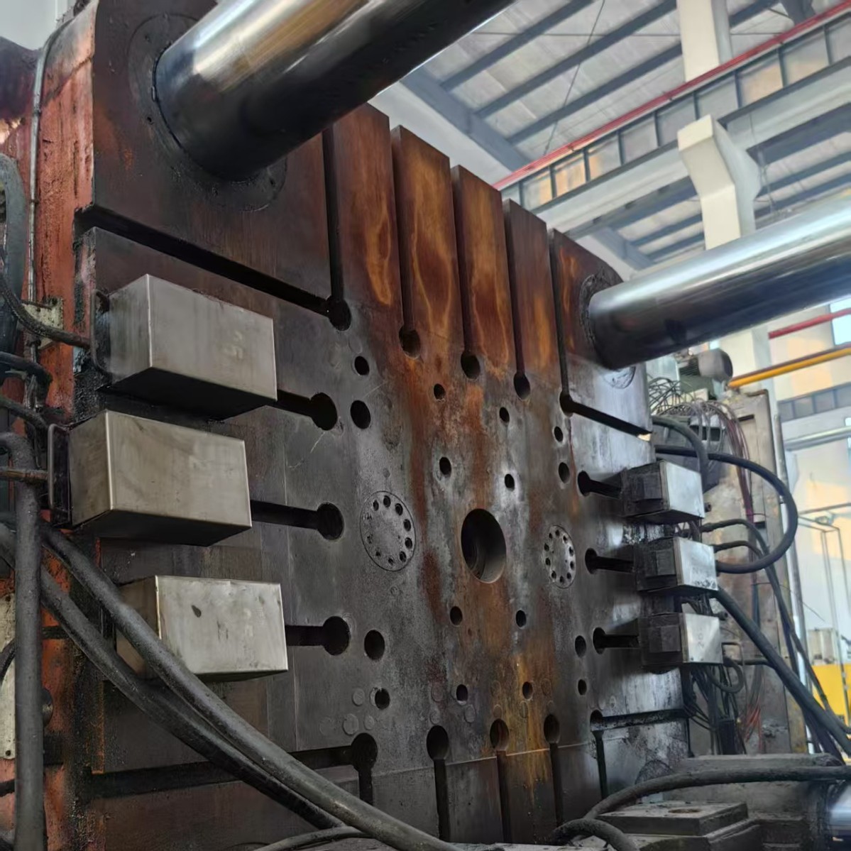 1600 Ton Aluminum Alloy Cold Room Die Casting Machine Aluminum Alloy Products Auto Parts