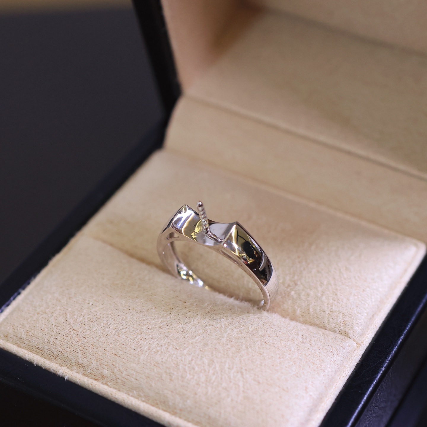 Platinum Pt900 Accessories Thick Gold Light Version Ring Picture with Beads 10-11mm Beads Not Included