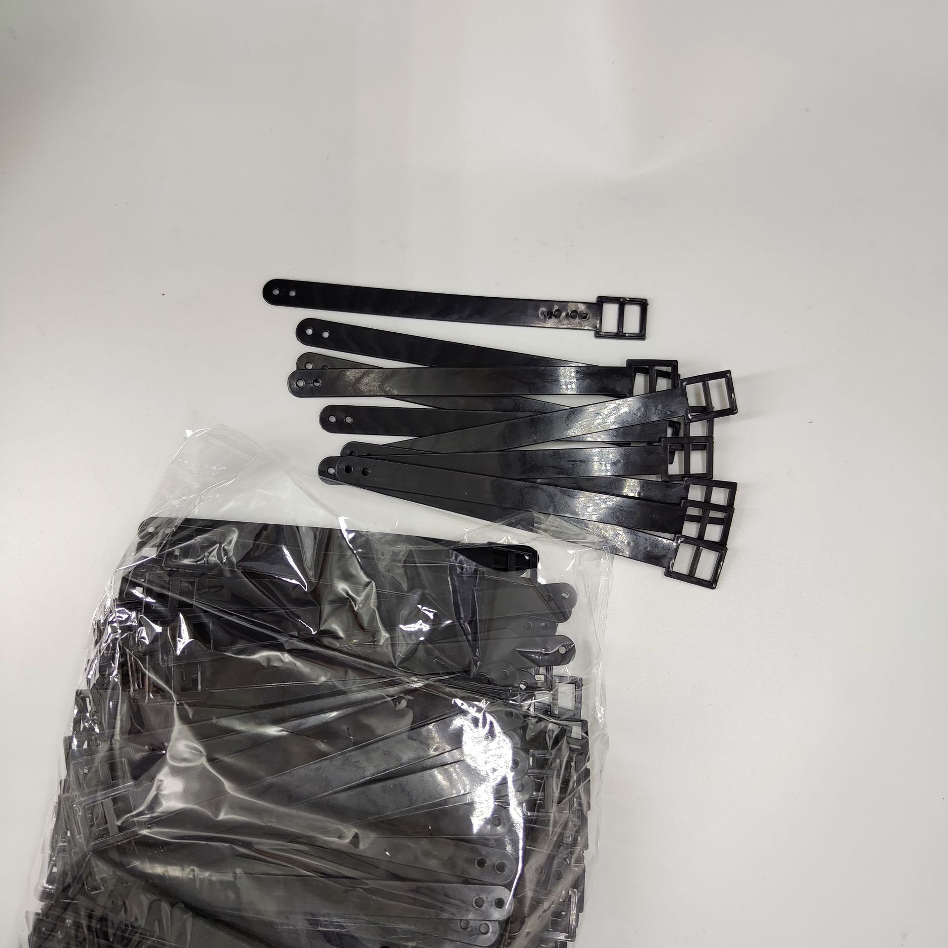 Factory direct luggage tag hanging buckle pe belt strong safety plastic belt fixed plastic belt sufficient supply