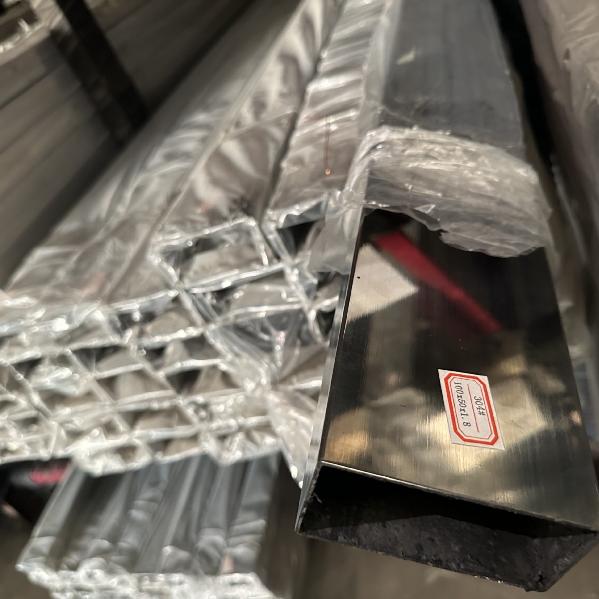 304 Stainless Steel Square Tube Profile Rectangular Tube 201 Stainless Steel Square Steel Mirror Square Tube Decorative Tube Steel Pipe