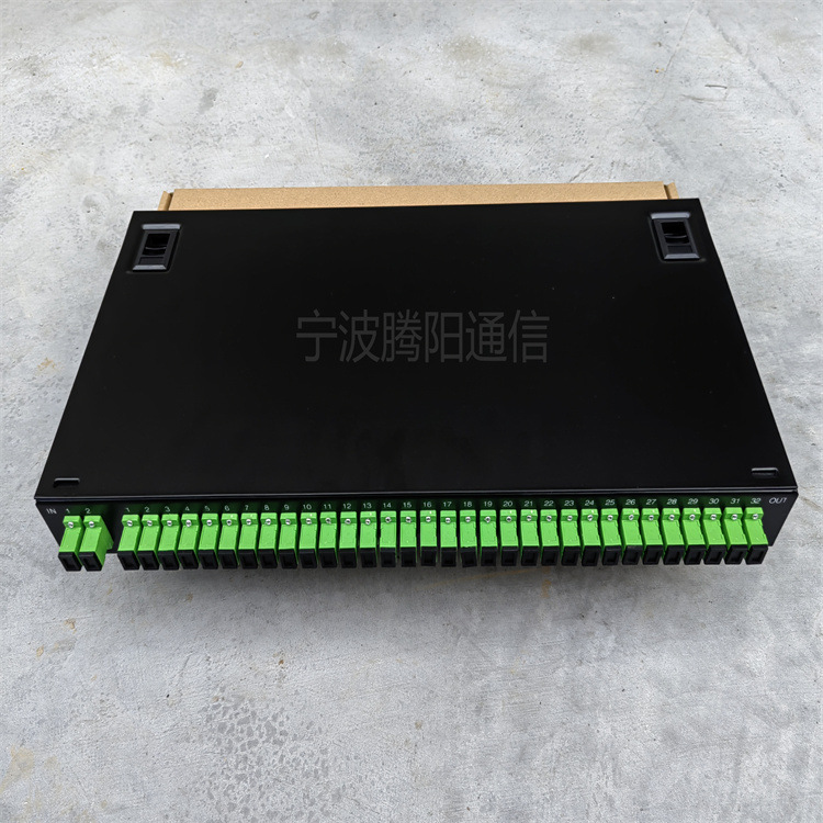 Rack type 2-minute 16 optical splitter box LC16 Port 32-core splitter box thickened 32-core splitter box