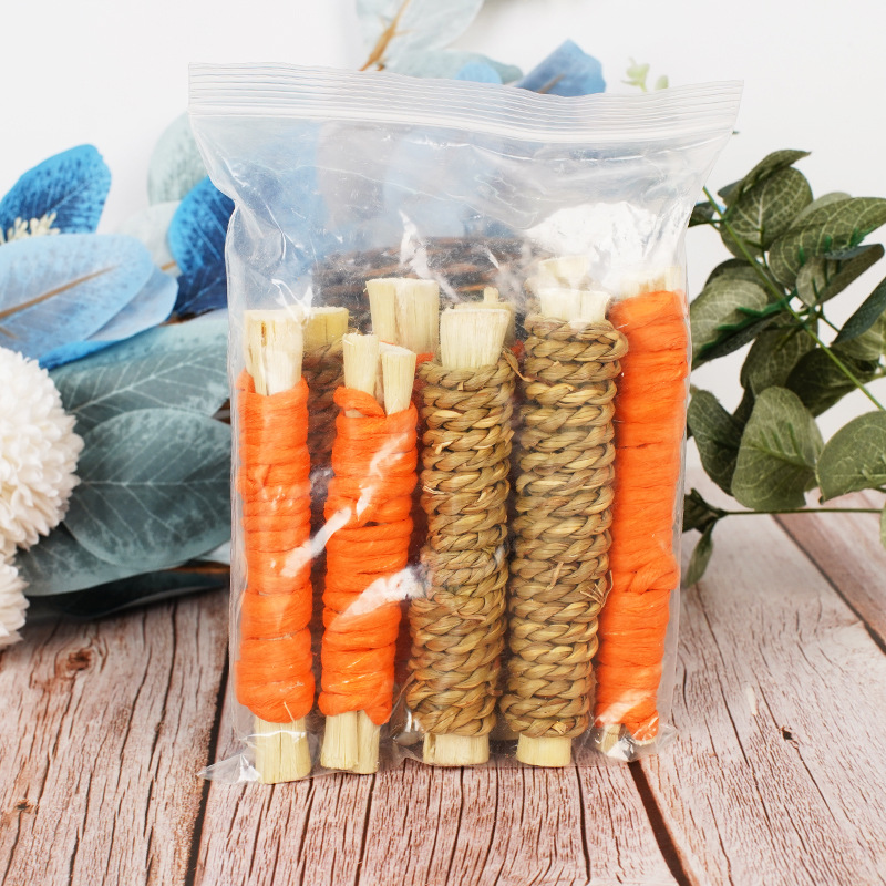 Factory wholesale pet straw sweet bamboo roll rabbit Chinchilla Dutch pig squirrel molars snack toy