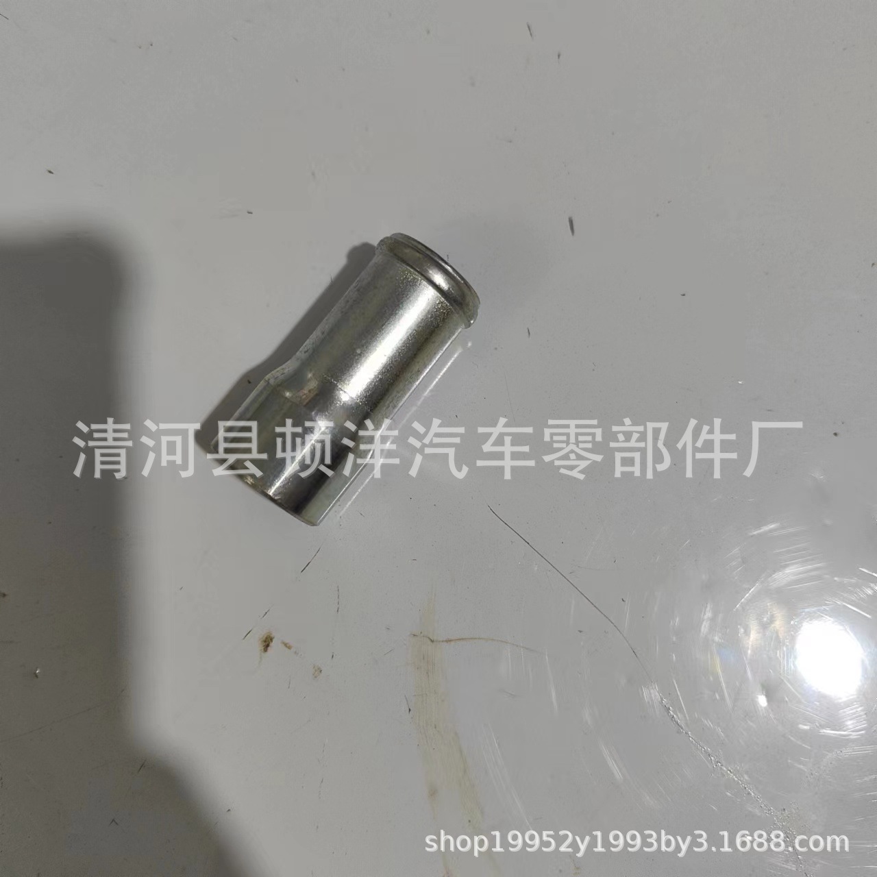 14075-62S01 is suitable for Nissan engine coolant iron water pipe heat dissipation thermostat connector