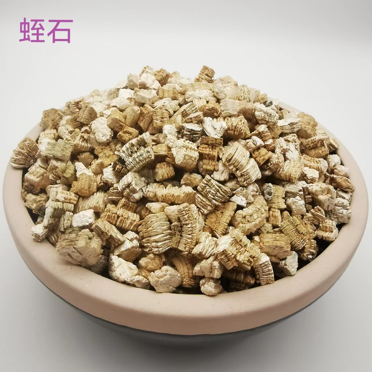 Поставки серебристо-белого вермикулита крупными частицами 5-8 мм для теплоизоляции и инкубации рассады