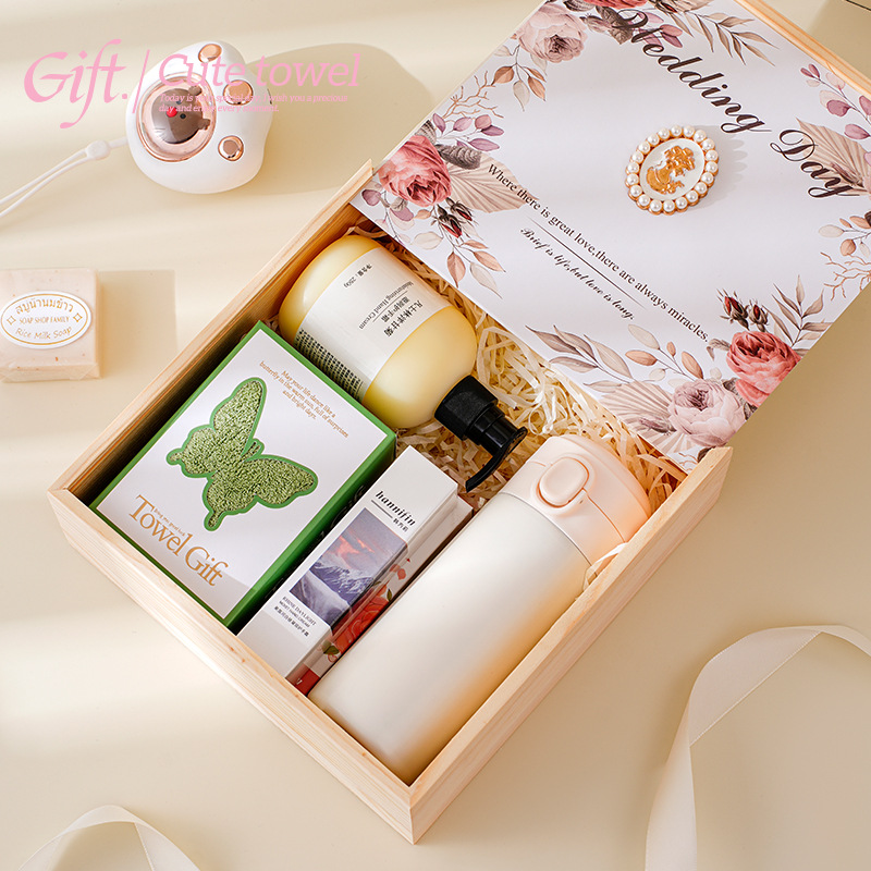 Bear Towel Souvenir Wedding Gift Bridesmaid Gift Groomsmen Gift Baby Return Gift Coral Velvet Gift Box Cream Style Towel
