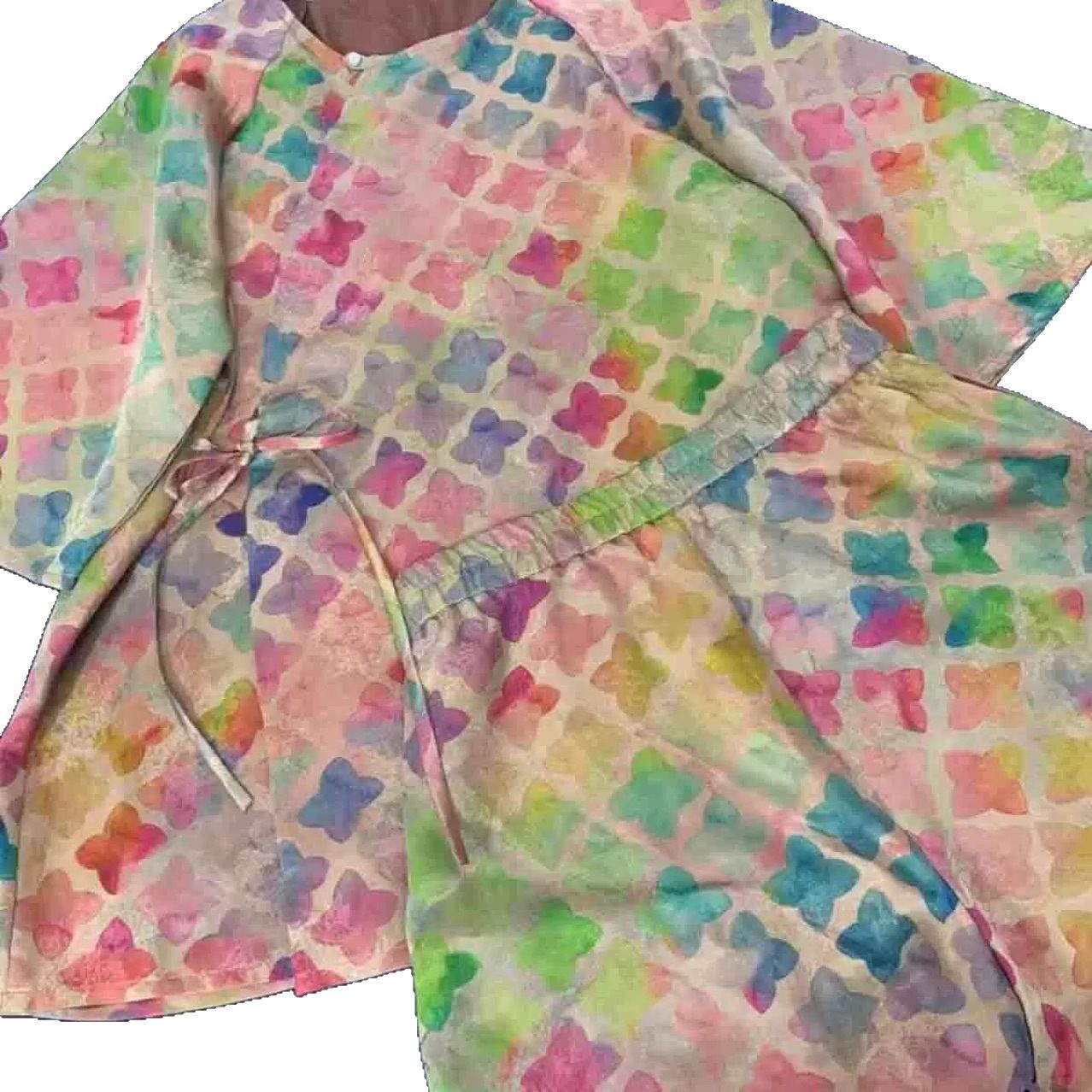 Rainbow color four-leaf clover jacquard satin flower rose imitation red cloud yarn women's clothing children's cheongsam dress handmade diy fabric