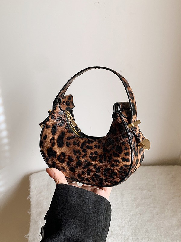 Niche Design Fashion Cute Ins Mini Bag Women's Western Style 2024 New Cross-border Portable Crescent Moon Bag