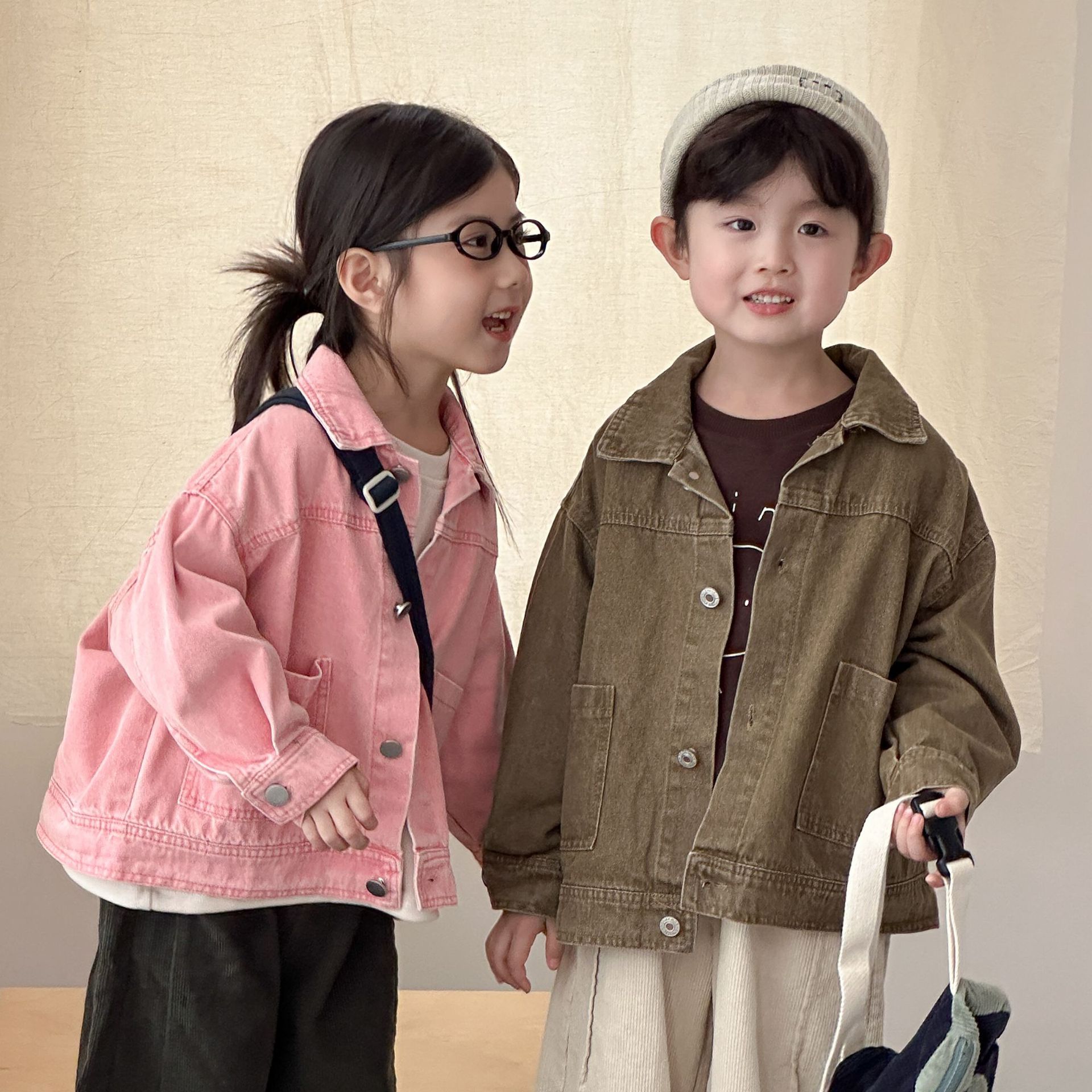 Детская джинсовая куртка весной и осенью 2025, новая свободная одежда для девочек, куртки для мальчиков, осенние топы для малышей