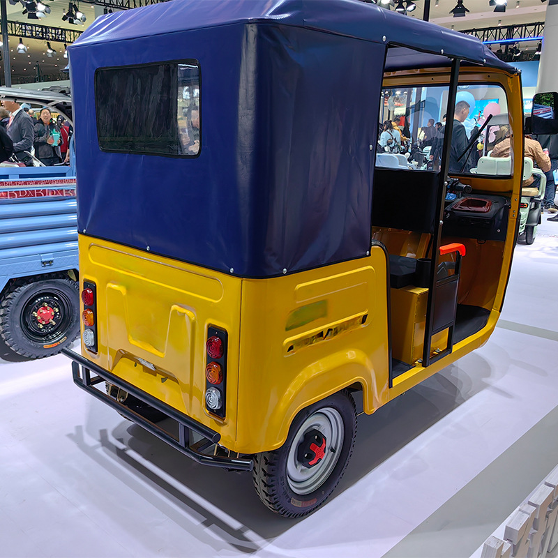 Foreign Trade Export Passenger Three-Wheeler High-Power Electric Passenger Bus Tuk-Tuk with Sunshade and Canopy Passenger Three-Wheeler