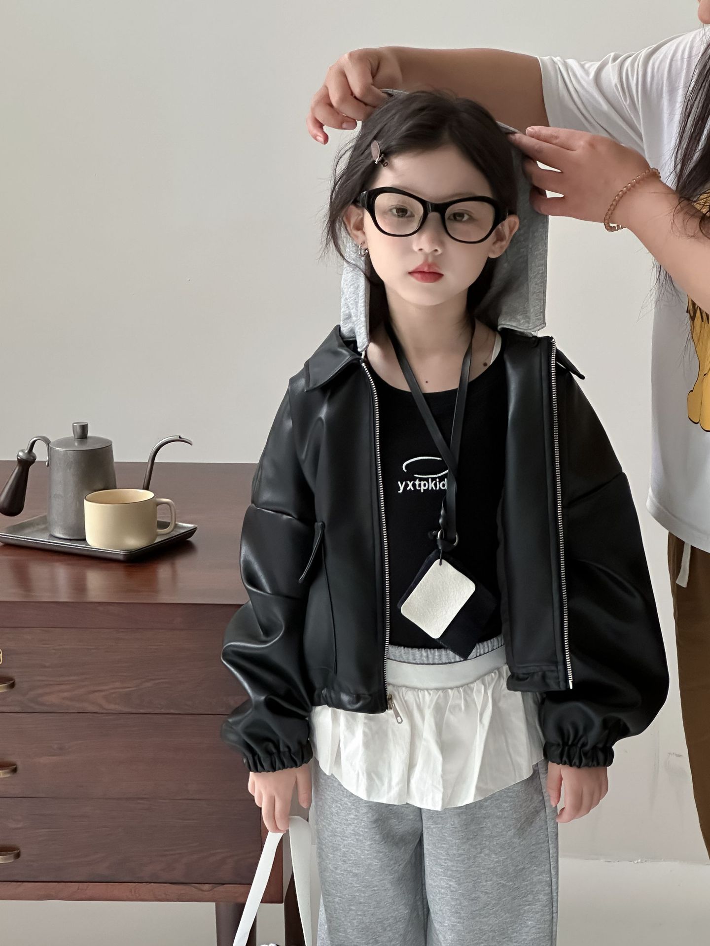 Куртка для детей 2025 осень, детская куртка из PU кожи с капюшоном и съемными элементами для мальчиков и девочек