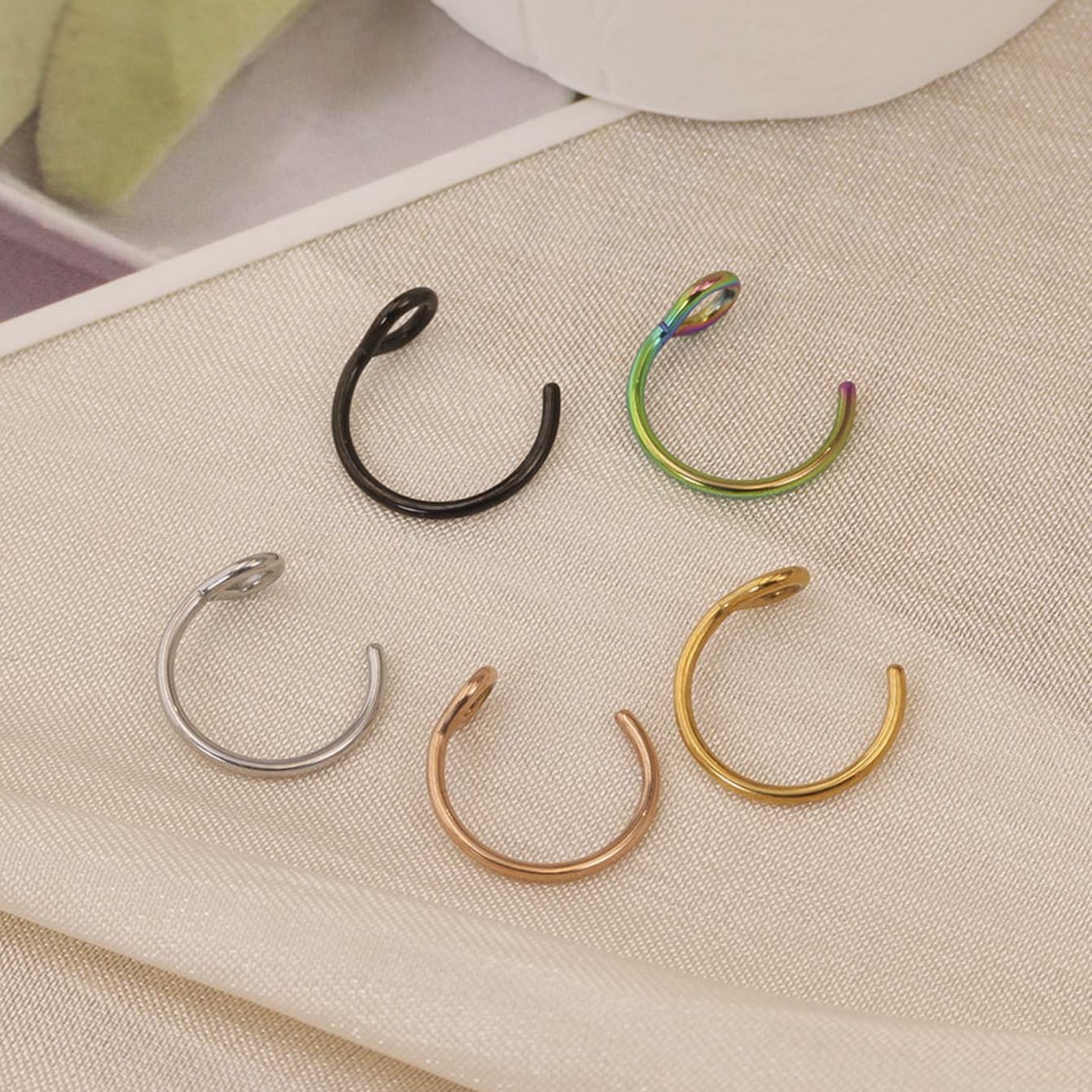 Cross-border e-commerce source stainless steel C- shaped D-shaped stainless steel fake nose ring jewelry nose ring fish hook-shaped non-perforated lip ring