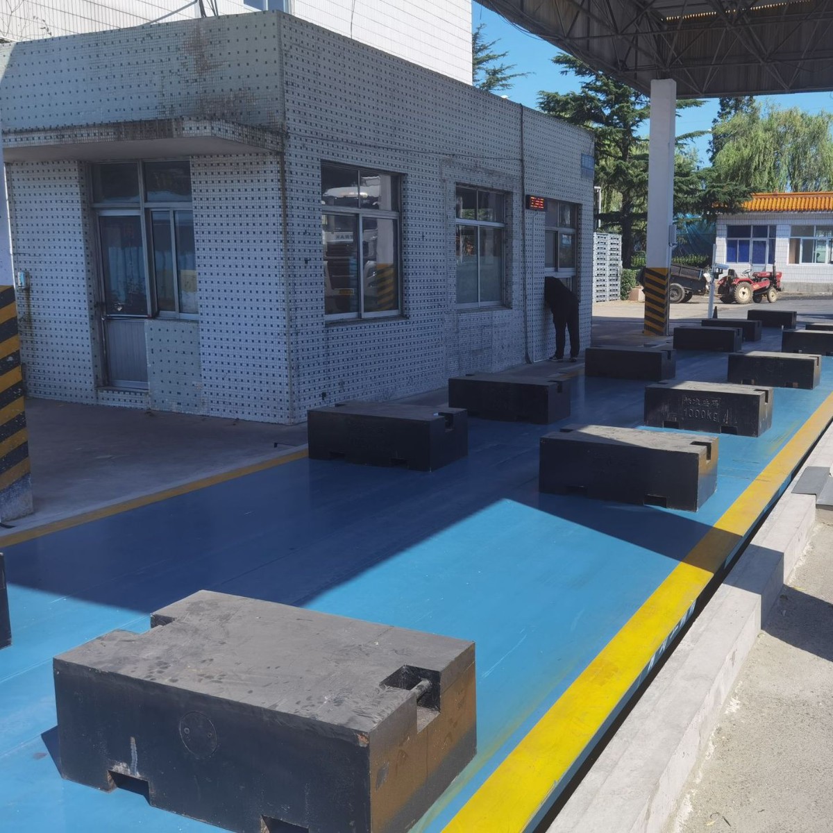 Weifang Electronic Thickened Floor Scale 10T20T30T40T50T60T80T100T120T Large Vehicle Scale