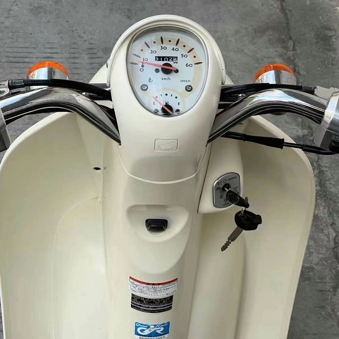 Second-Hand Small Displacement Tian 50 Imported Turtle Pedal Dio Four-Stroke Water-Cooled Small Free Retro Jog Motorcycle