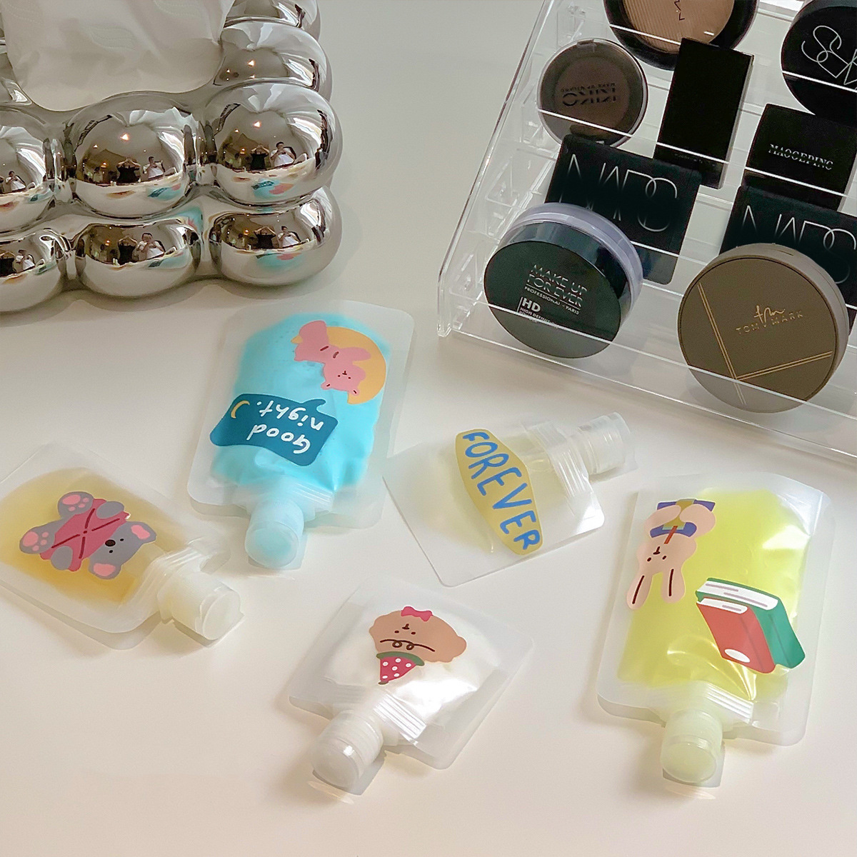 Spot 30ml 50ml 100ml Liquid Flip Cover Self-Standing Nozzle Bag Portable Travel Lotion Refill Bag