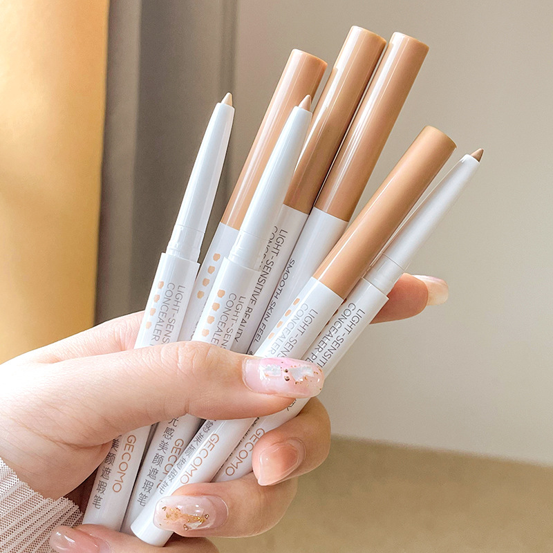Gaimon Light Concealer Pen Concealer Face Covering Dark Circles Concealer Pockmarks Silkworm Pen Concealer Cream