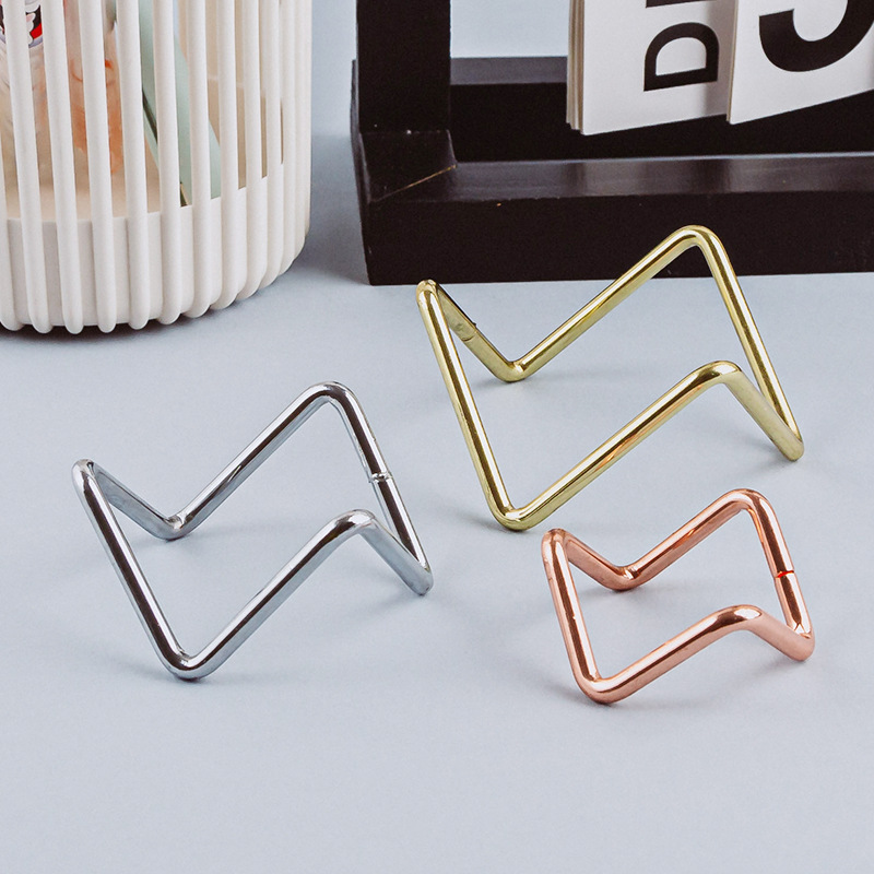 Source manufacturers metal stone jade display stand ore crystal stand stone cluster base ornaments