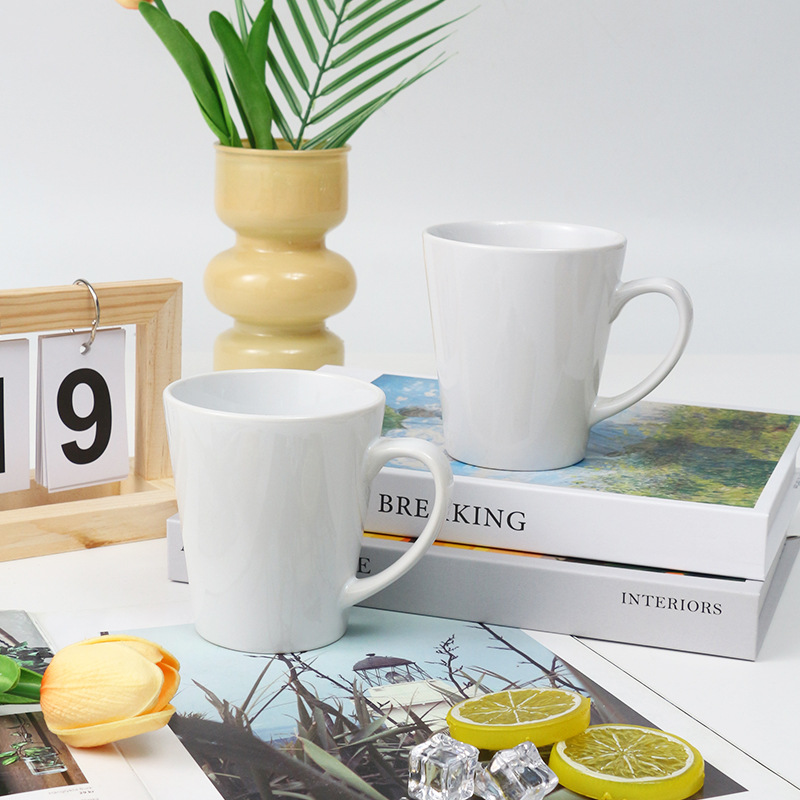 Керамическая рекламная кружка с конусообразной ручкой, с индивидуальным дизайном