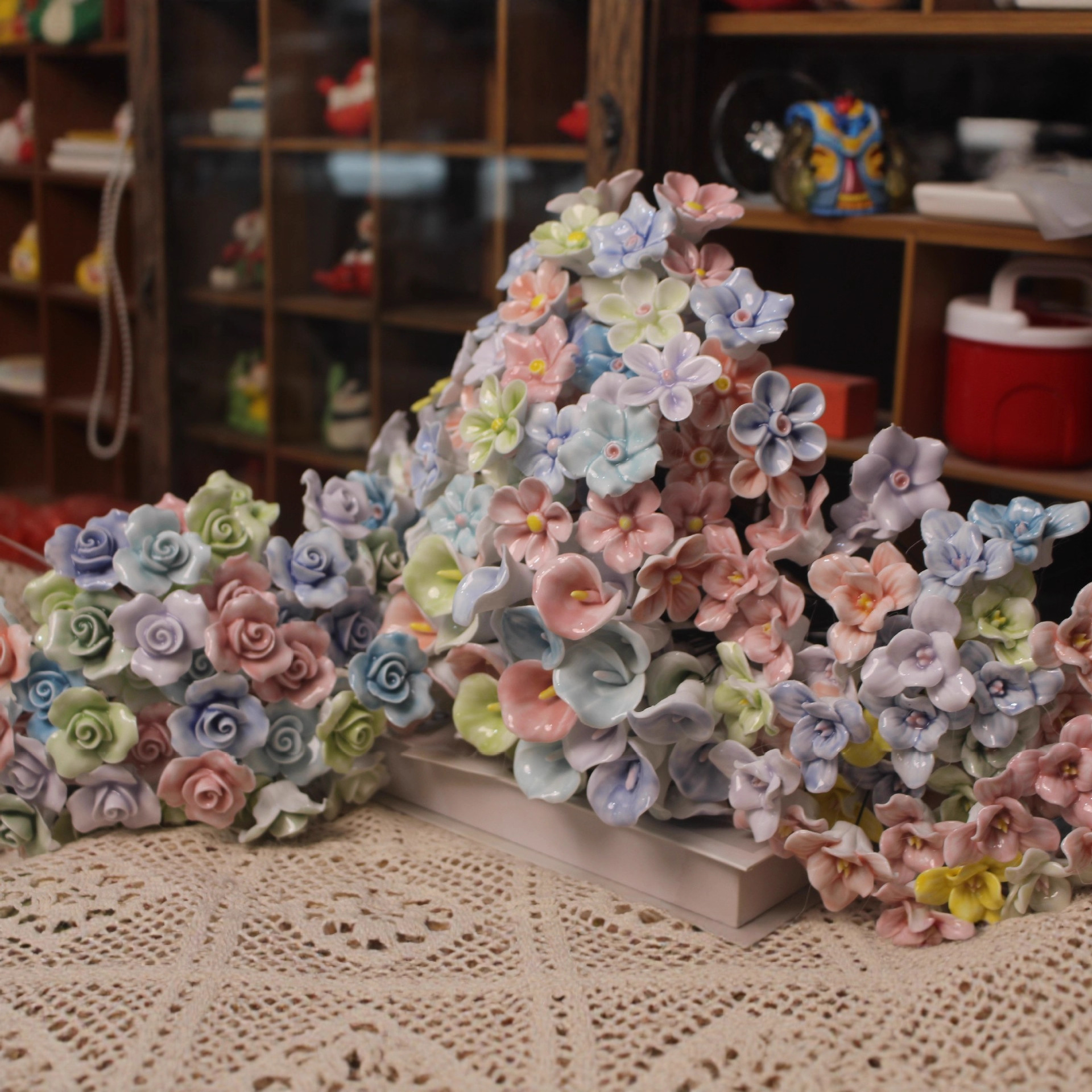 Jingdezhen Ceramic Eternal Flowers, High-Temperature Ceramic Flowers for Street Stalls and Night Markets, Artificial Flowers for Creative Gifts and Cultural and Creative Products