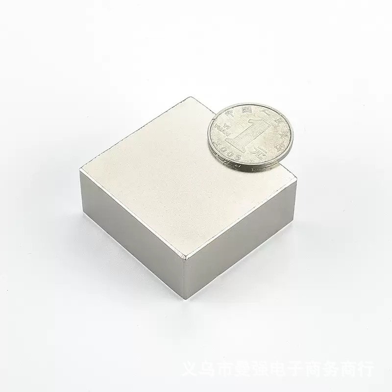 Manufacturer's Spot Neodymium Iron Boron Strong Magnet Standard Size Disc D3-D30Mm Magnet Strong Magnet Wholesale