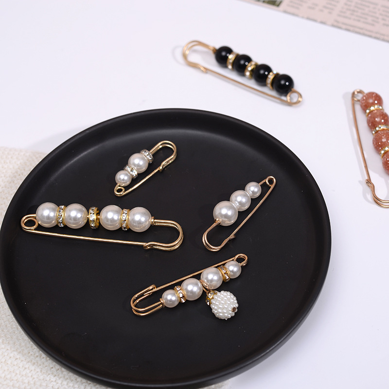 Jeans Waist Buckle Invisible Skirt Waist Tight Clip Waist Needle Waist Tight Card Needle Anti-Light Brooch Female Personality