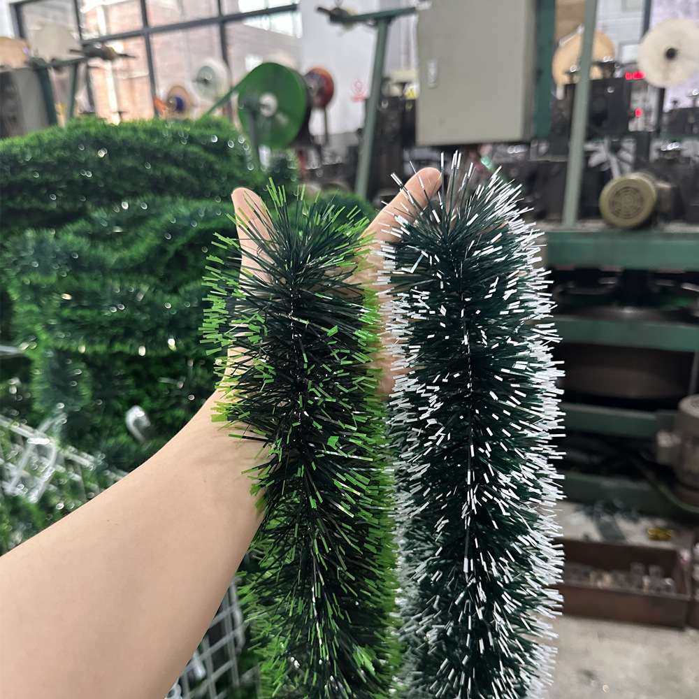 Cross-border 2-meter encryption dark green white edge green edge Christmas decoration snowflake wool strip scene layout color strip flower ribbon