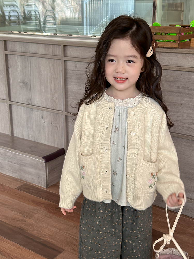 Girls French Sweet Suit 2025 Autumn New Kidsren's Knitted Sweater Floral Pants Bottoming Shirt Three-Piece Set