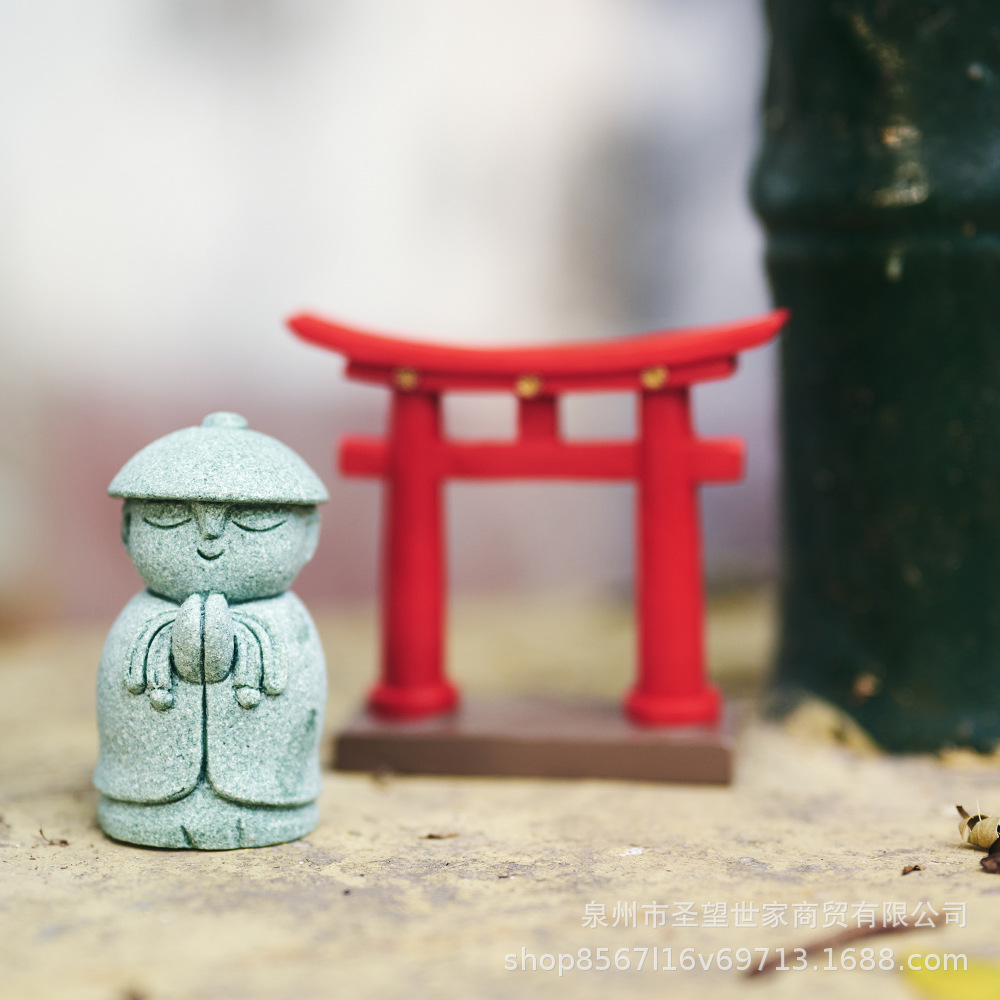 Zen Japanese-style small monk Kyoto KisXizang-shaped fish tank aquarium bonsai with micro-landscape landscaping tea pet ornaments