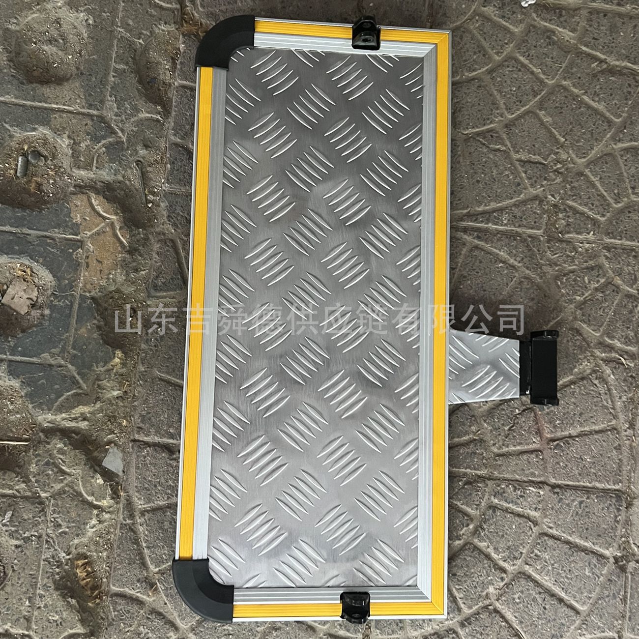 Запчасть Yutong, 6000-00203, газовая ступенька для посадки