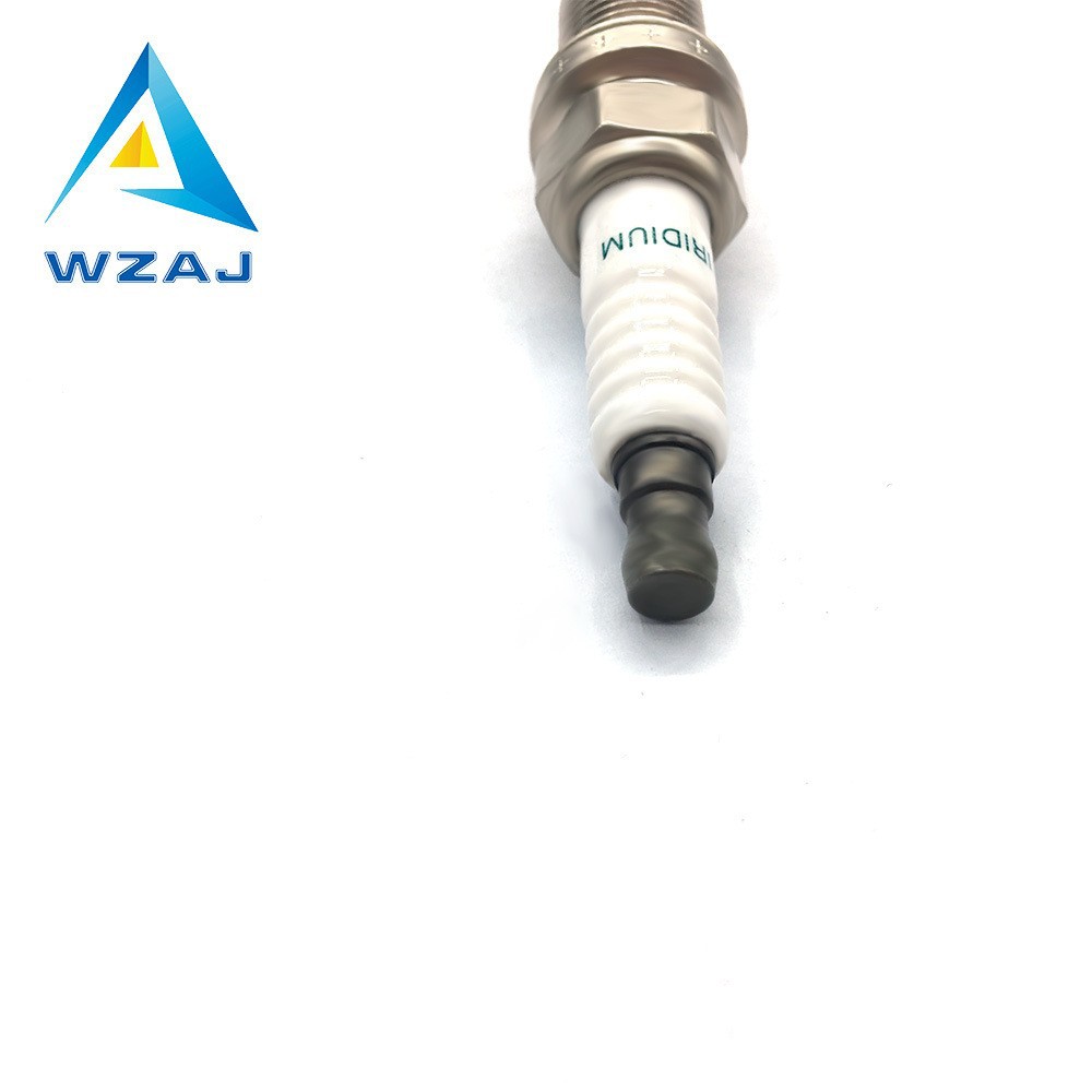 90919-01210 spark plug SK20R11 applicable to Camry spark plug