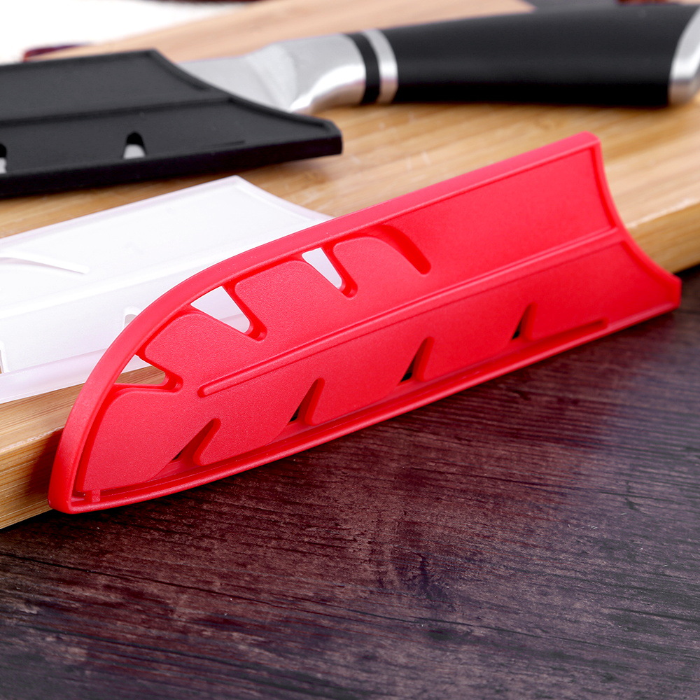 Yangjiang Xingye injection molding factory Leaf brand three-color inventory Japanese kitchen knife set feather shape good knife sheath