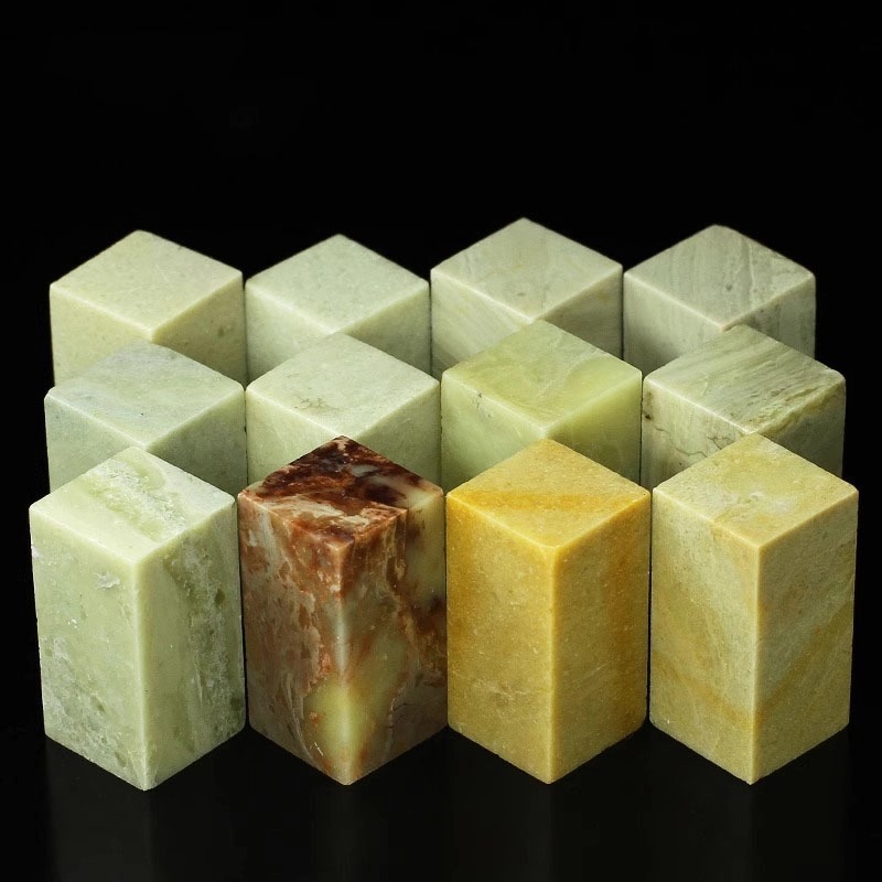 Qingtian stone seal 2*2*4CM stone seal material seal stone stone carving stone seal material a generation of hair