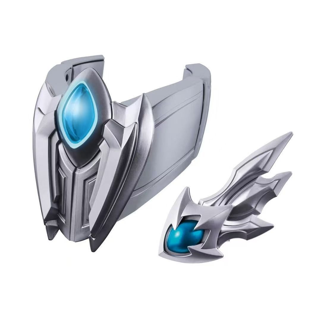 Zeta Awarded Zeta New Generation Brooch Zeta Altman DX Bracelet and New Generation Brooch