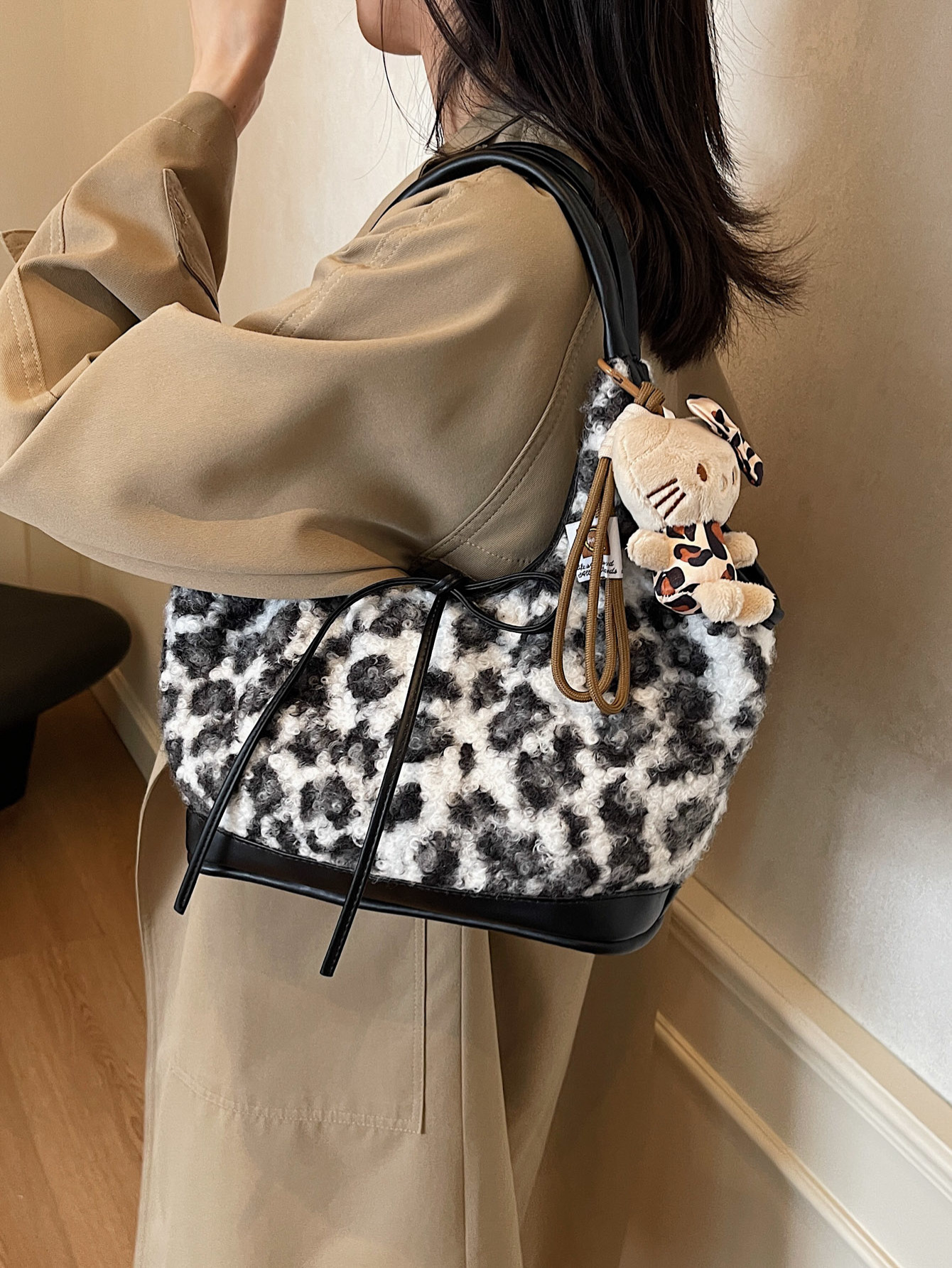 Korean Style Retro Plush Leopard Print Tote Bag New Large Capacity Bow Commuter Handbag Commuter Underarm Bag