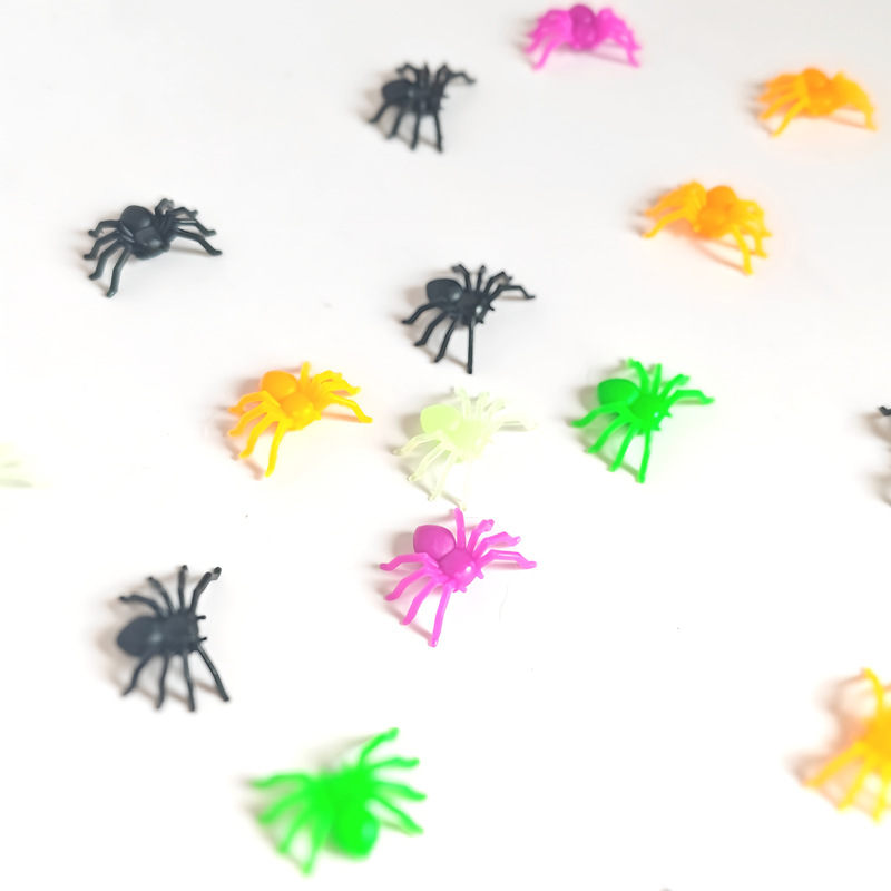 Factory Direct luminous Spider model simulation insect toy spoof Scary toy insect desktop landscape