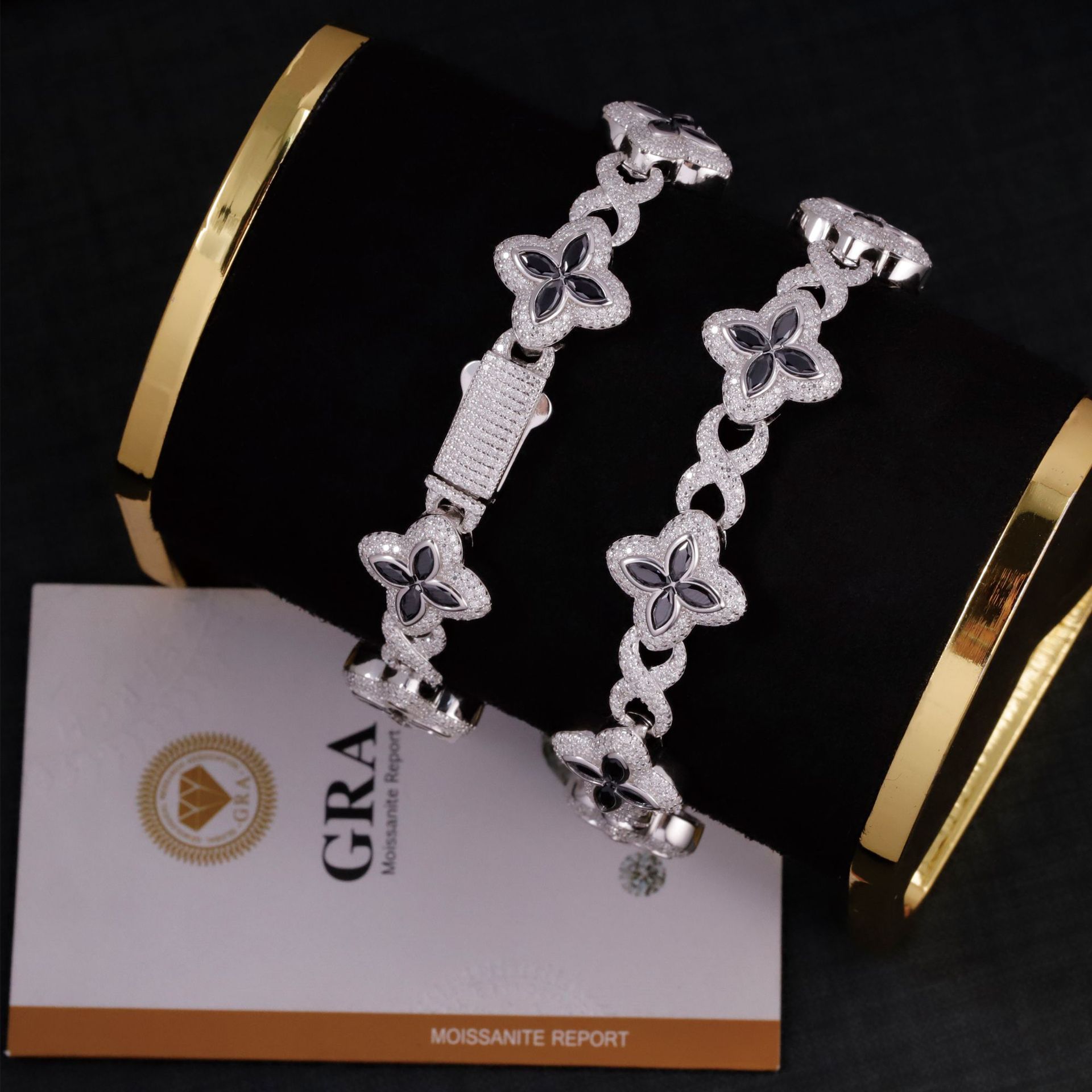 Cross-Border Hot-Selling Black Four-Leaf Clover Bracelet S925 Silver Inlaid with Moissanite Fashionable and Personalized Hip-Hop Style Bracelet for Men and Women