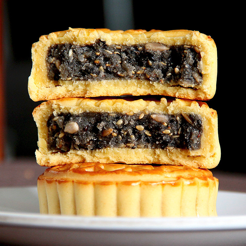 Mid-Autumn Mooncakes Wholesale Black Sesame Traditional Old-Fashioned Pastries Egg Yolk Flavor Five-Nut Flavor Mooncakes Mid-Autumn Festival Gift Snacks