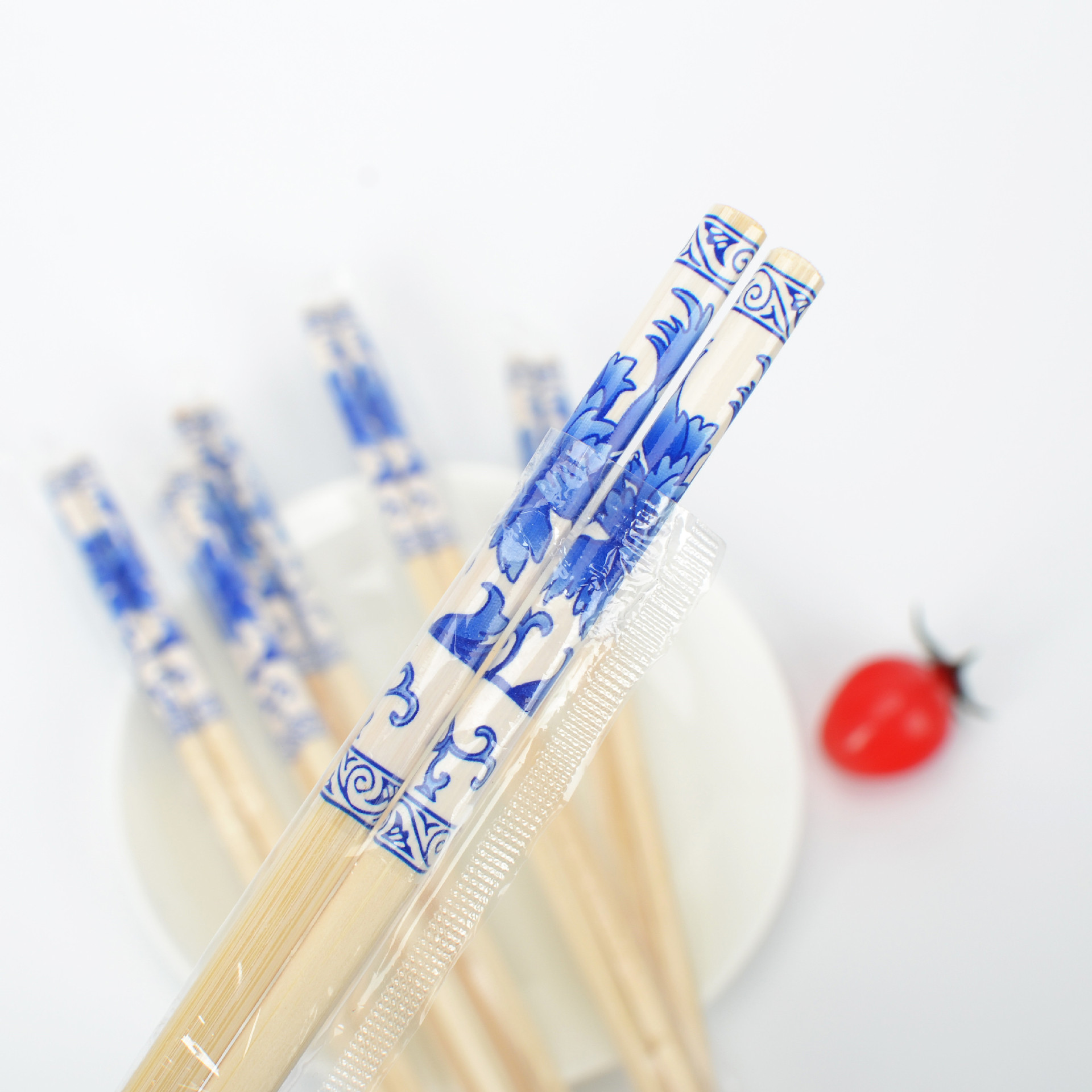 Manufacturer Wholesale Disposable Blue and White Porcelain Convenient Bamboo Chopsticks Restaurant Chopsticks Individually Packaged for Takeaway Packaging and Takeaway