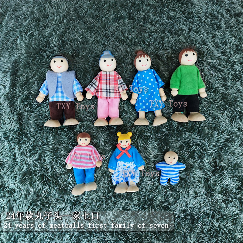 Cross-border 24-year-old meatball head puppet puppet 6/7 wooden family educational toy parent-child joint can be movable