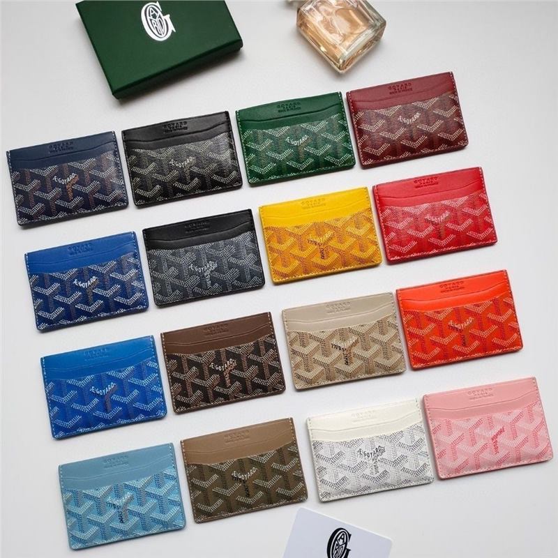 Заказ с подарочной коробкой и карточкой с желтой тканью