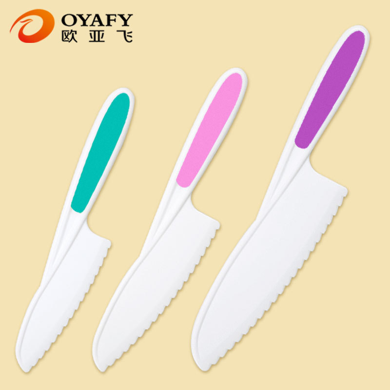 Three-piece Children's cake knife plastic fruit knife small chopping board kindergarten vegetable cutting knife cutting board bread dessert knife