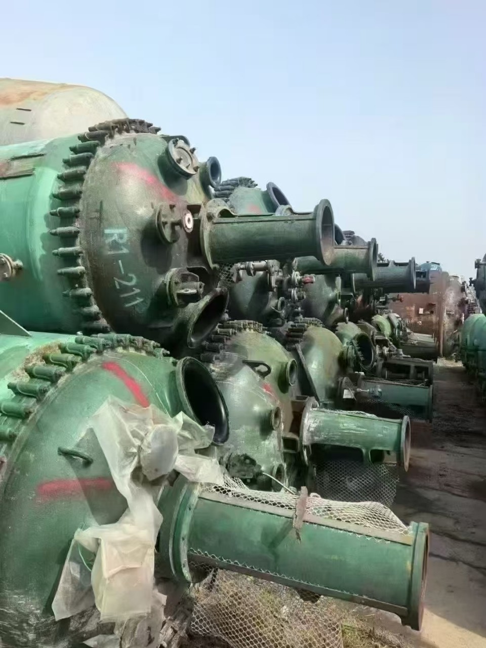 Эмалевый реактор, электрический реактор с внутренней нагревательной катушкой. Указанная цена не соответствует фактическому продукту. Пожалуйста, свяжитесь со мной, если вам это нужно.