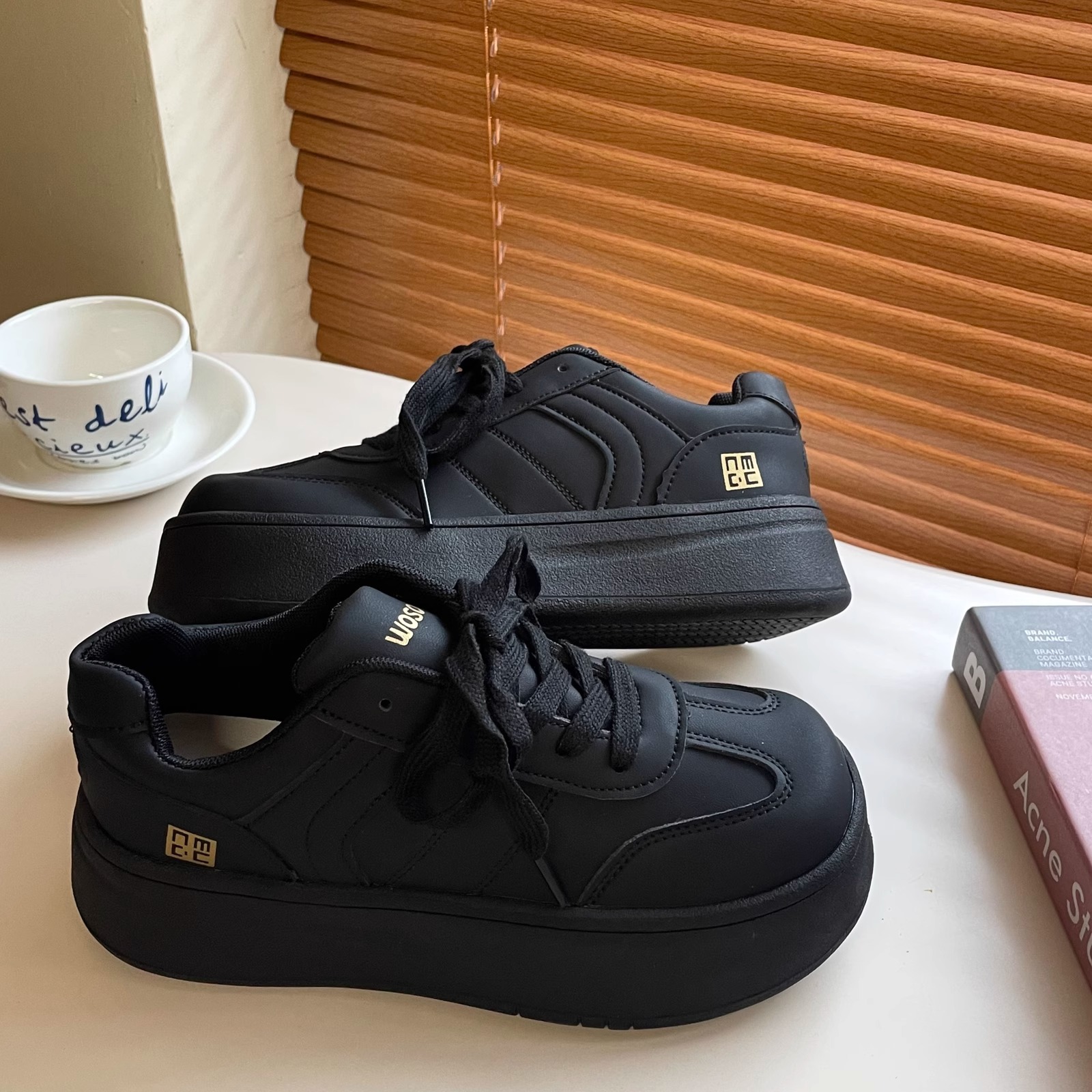 Milk fufu Japanese Style Thick-soled White Shoes Women's 2024 New All-match Lightweight Height-increasing Student Campus Sports Board Shoes